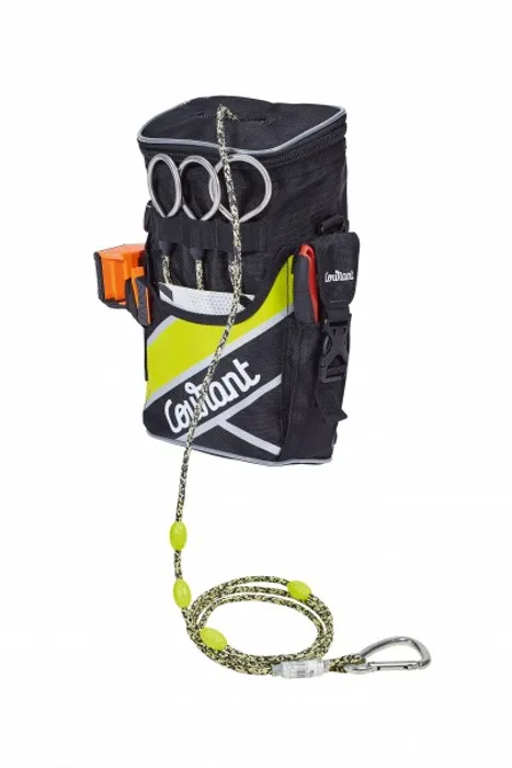 Courant Faster Bag Black